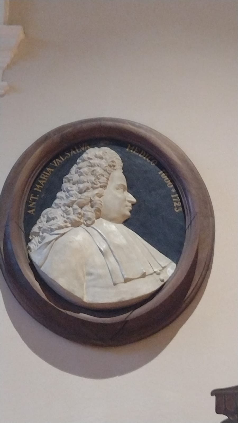 Antonio Maria Valsalva's bas relief medallion (2), Imola.jpg